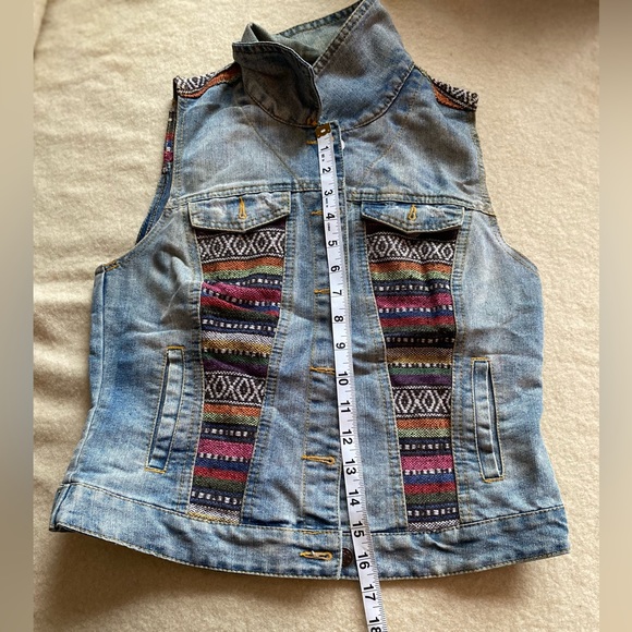 Bongo Distressed Jean Vest - Picture 4 of 6
